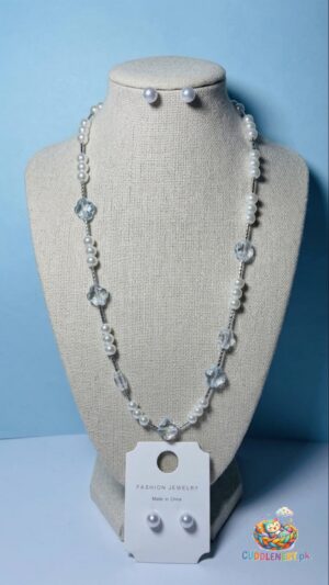 pearl necklace with flower and tops